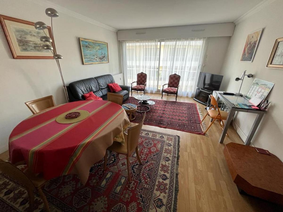 Appartement T4 Avec Parking, Balcon Et Proche Commerces A Biarritz - Fr-1-239-921 Exterior foto