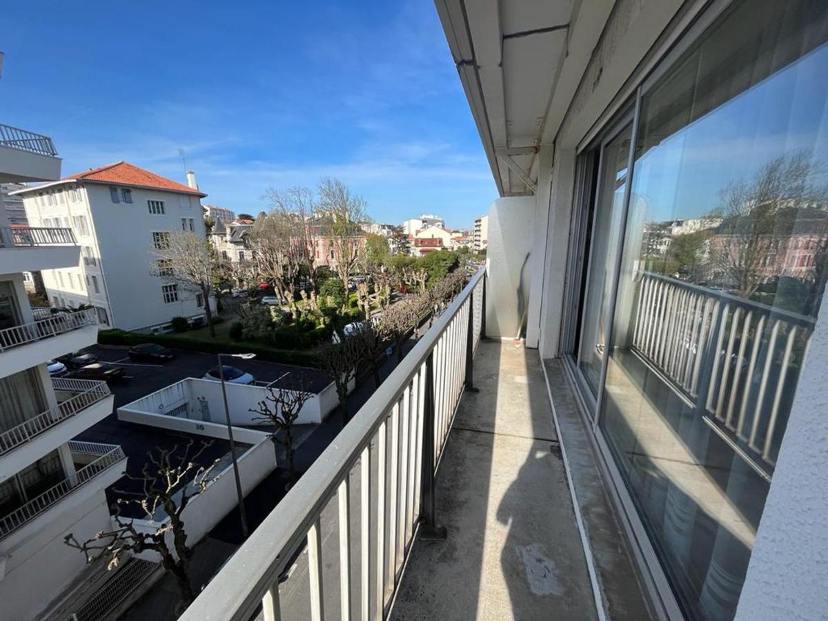 Appartement T4 Avec Parking, Balcon Et Proche Commerces A Biarritz - Fr-1-239-921 Exterior foto
