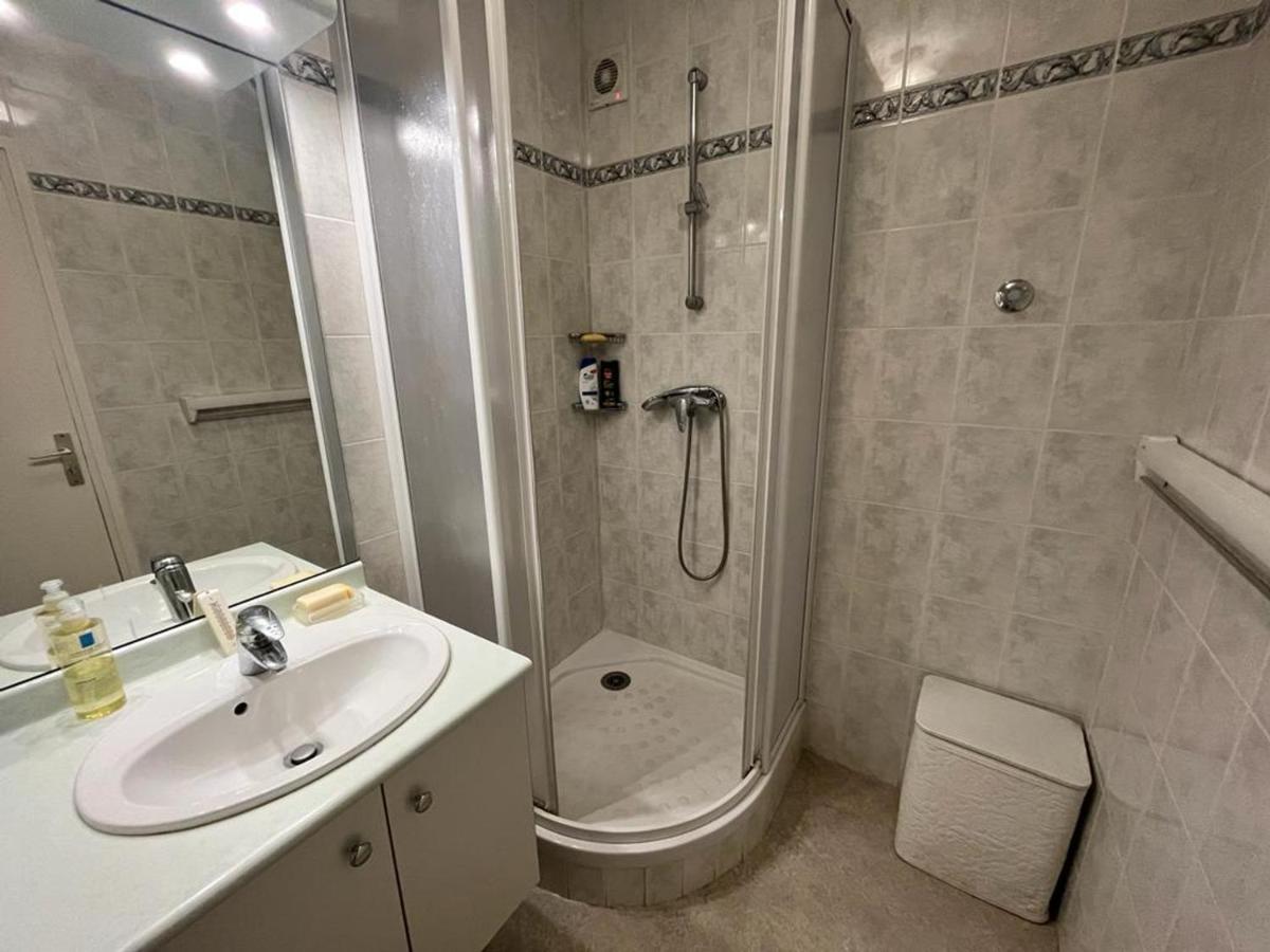 Appartement T4 Avec Parking, Balcon Et Proche Commerces A Biarritz - Fr-1-239-921 Exterior foto