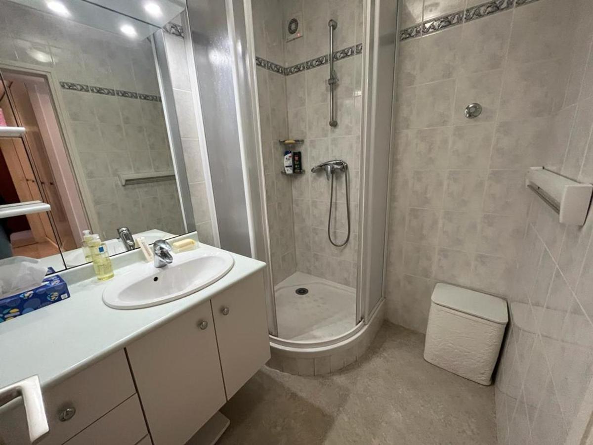 Appartement T4 Avec Parking, Balcon Et Proche Commerces A Biarritz - Fr-1-239-921 Exterior foto